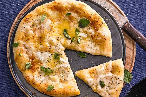 Roro`s Ingenious and World`s Best Garlic Pizza