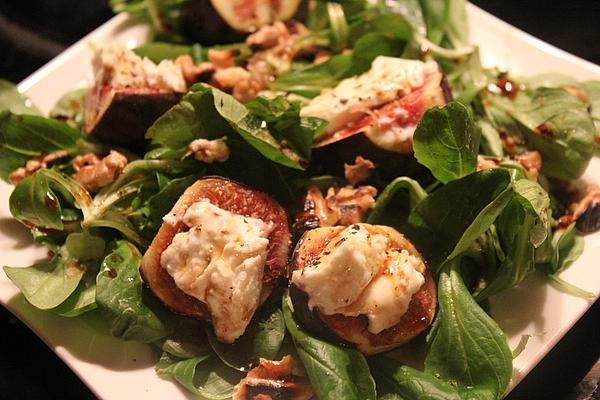 Salad with Goat Cheese, Figs and Honey Walnut Vinaigrette