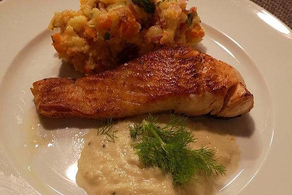 Salmon Fillet with Potato-carrot Mash and Fennel-garlic Sauce
