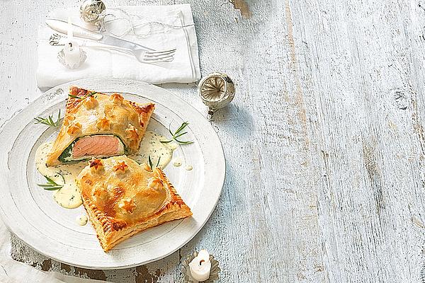 Salmon in Puff Pastry with Champagne Tarragon Sauce