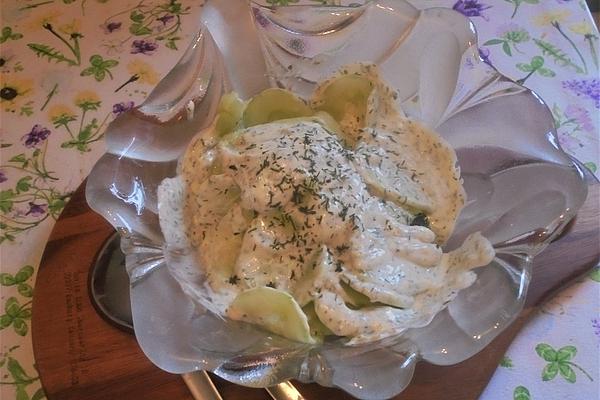 Sandra`s Cucumber Salad with Cream