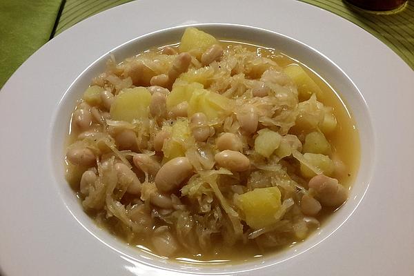Sauerkraut with White Beans