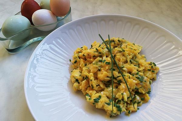 Scrambled Eggs Alexandra with Sweet Cream and Chives