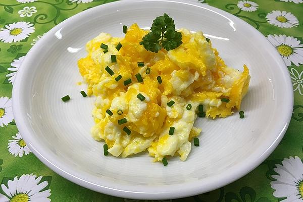 Scrambled Eggs with Difference – Fluffy Scrambled Eggs