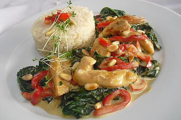 Sliced ​​chicken in Creamy Spinach Sauce