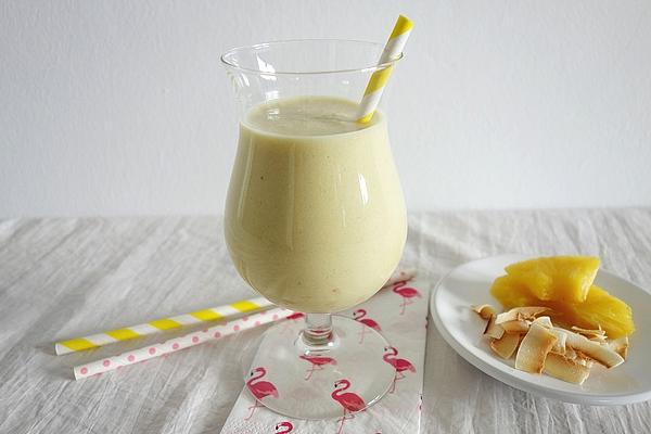 Smoothie with Coconut Milk, Pineapple and Banana