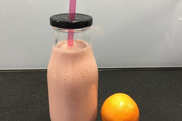 Smoothie with Fruits and Berries À La Sandra
