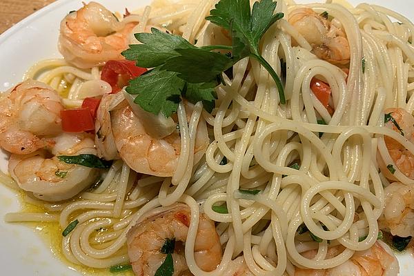 Spaghetti Aglio E Olio with Garlic Prawns