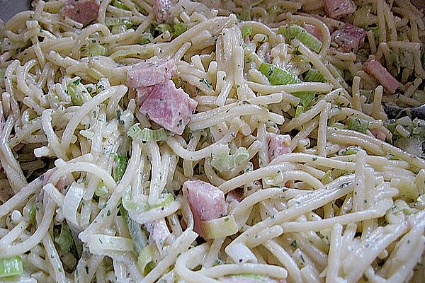 Spaghetti – Leek – Salad