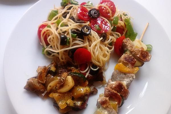 Spaghetti Salad with Cherry Tomatoes and Rocket