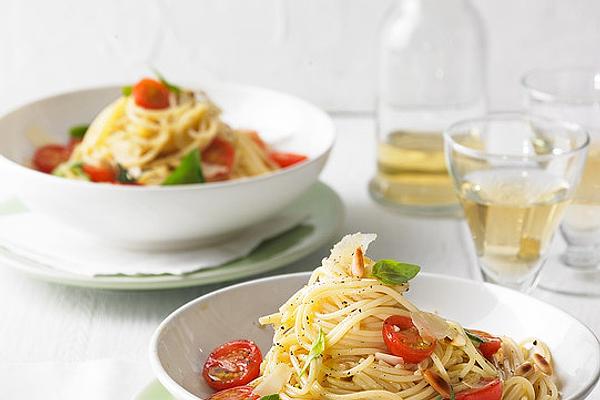 Spaghetti with Cocktail Tomatoes