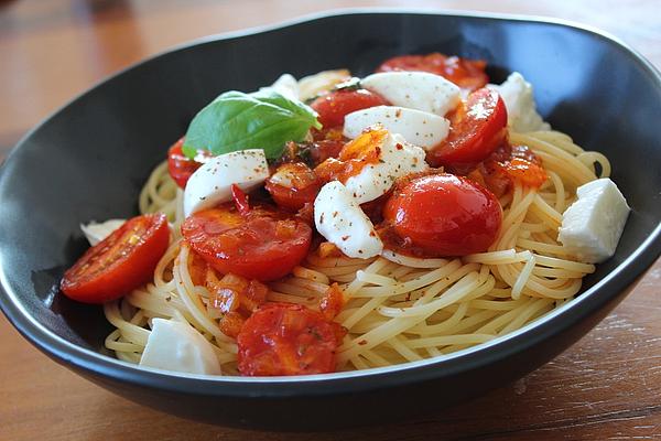 Spaghettini with Cherry Tomatoes and Buffalo Mozzarella