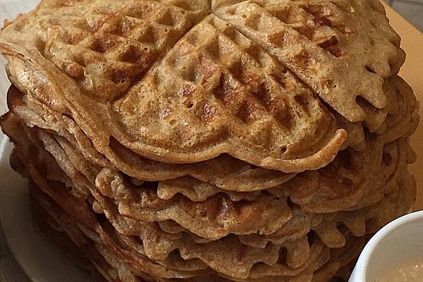 Spelled Waffles with Applesauce and Bananas