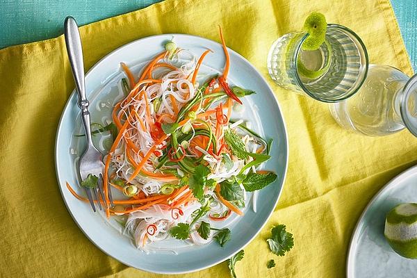 Spicy Vietnamese Noodle Salad with Cucumber and Carrots