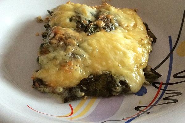 Spinach Leaves in Cream Sauce, Gratinated with Cheese