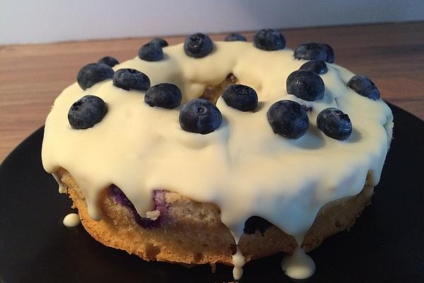 Sponge Cake with Blueberries and White Chocolate