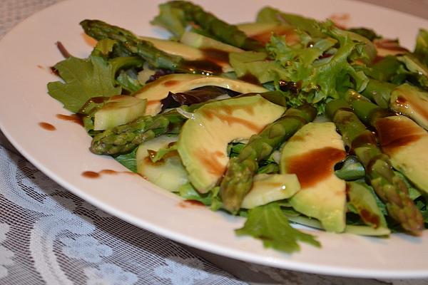 Spring Salad with Green Asparagus and Avocado