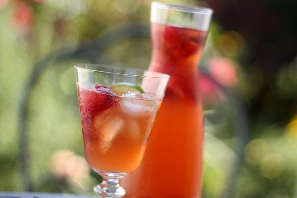 Strawberry and Lime Iced Tea
