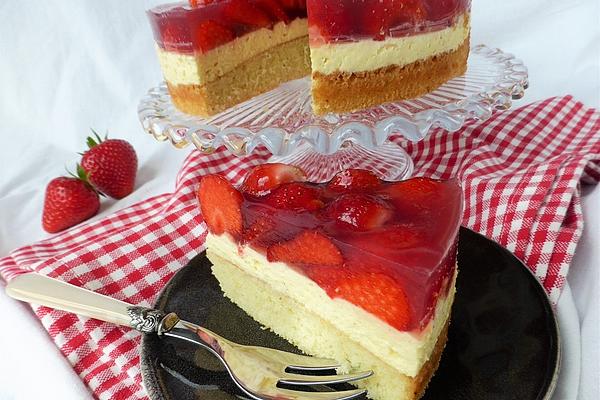Strawberry Cake with Sour Cream and Vanilla Cream