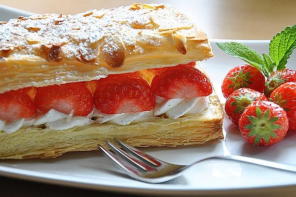 Strawberry Pillows Made from Puff Pastry, Quickly Baked