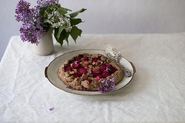 Strawberry-rhubarb Galette