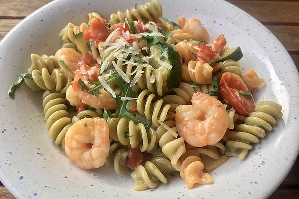 Summer Pasta with Prawns, Tomatoes and Rocket