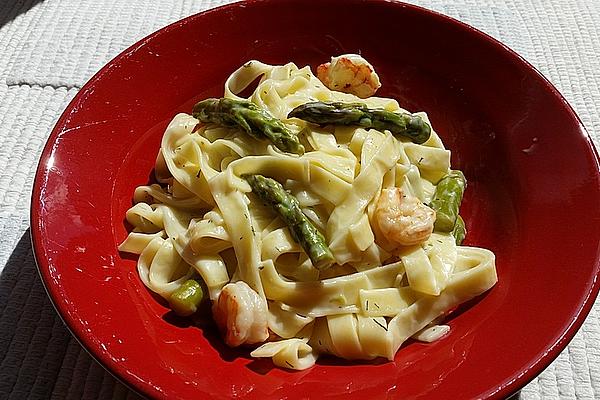 Tagliatelle with Green Asparagus and Prawns in White Wine Sauce