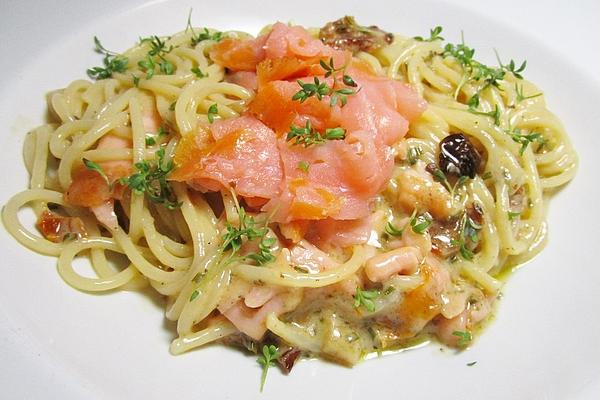Tagliatelle with Smoked Salmon and Sun-dried Tomatoes
