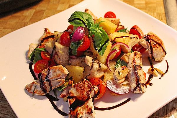 Tomato – Pineapple – Bread Salad with Strips Of Chicken Fillet
