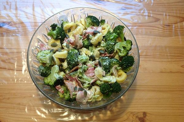 Tortellini Salad with Broccoli and Bacon