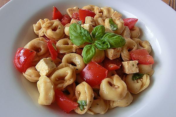 Tortellini – Salad with Sheep Cheese and Tomatoes