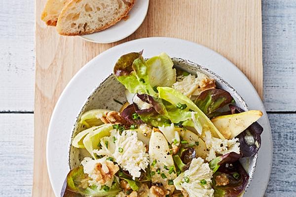 Tête De Moine – Salad with Pear Wedges
