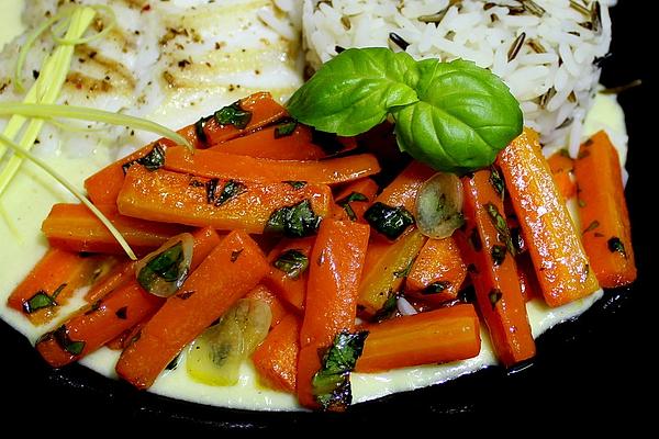 Turkish Garlic Carrots with Basil