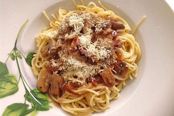 Urmelis Pasta with Mushroom – Sherry Sauce and Dried Tomatoes