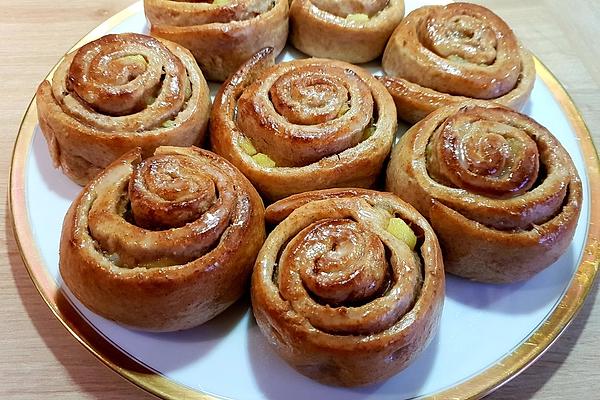 Vegan Apple and Cinnamon Rolls