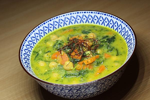 Vegan Chickpea Curry with Spinach and Carrot