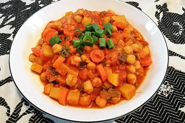 Vegan Curry with Sweet Potatoes and Chickpeas