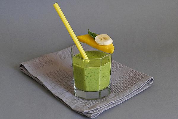 Vegan Mango, Spinach and Coconut Smoothie