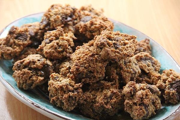 Vegan Oatmeal Cookies with Chocolate