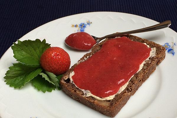Vegan Strawberry Jam Without Sugar and Without Cooking