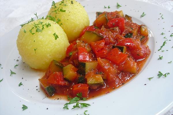 Vegetable Sauce with Zucchini, Bell Pepper and Tomato