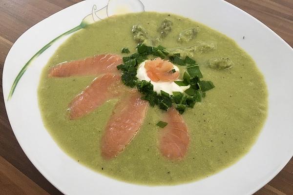 Very Simple Asparagus Soup with Smoked Salmon