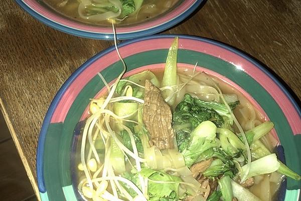 Vietnamese Noodle Soup (Phó) with Tofu