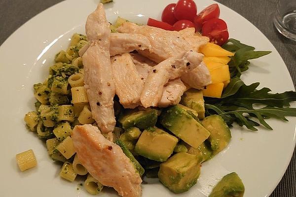 Walnut Pesto Pasta Salad with Chicken Breast Strips, Avocado and Mango Cubes and Cocktail Tomatoes