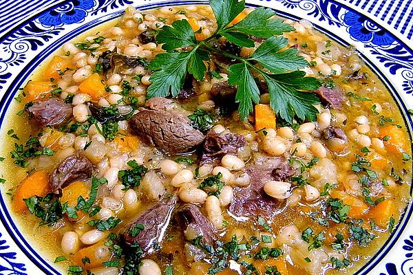 White Beans with Beef Leg Slice