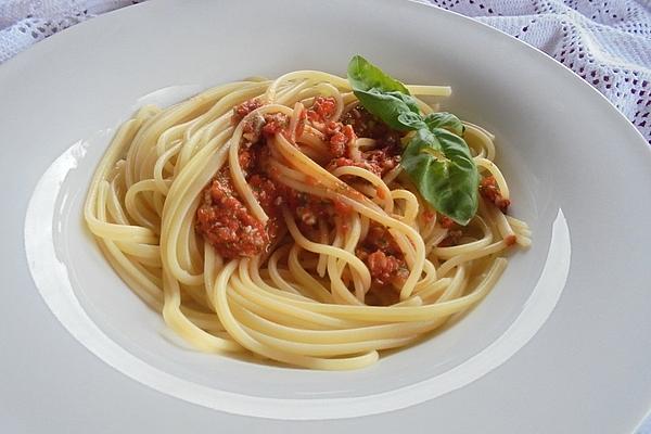Whole Wheat Spaghetti with Paprika Pesto