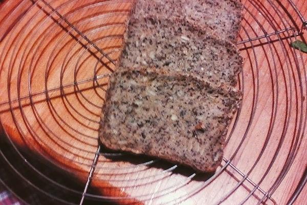 Wholemeal Spelled Bread with Poppy Seeds and Grains