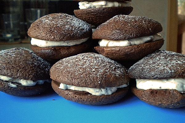 Whoopie Pies with Oreo Biscuit Filling