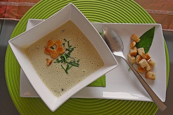 Wild Garlic Cream Soup with Croutons