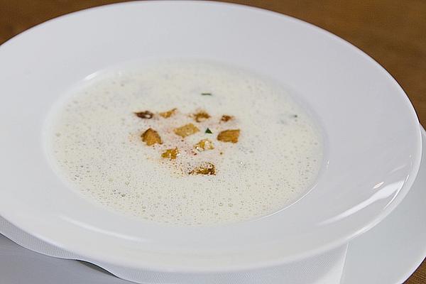 Wild Garlic Cream Soup with Croutons and Fried Chorizo